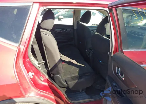 2015 Nissan Rogue S z USA, uszkodzony, nr VIN 5N1AT2MK1FC899585